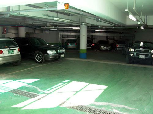 지하 주차장